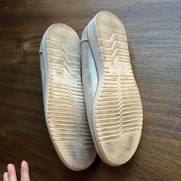 Naturalizer Women's Gold Flats - Picture 5 of 5